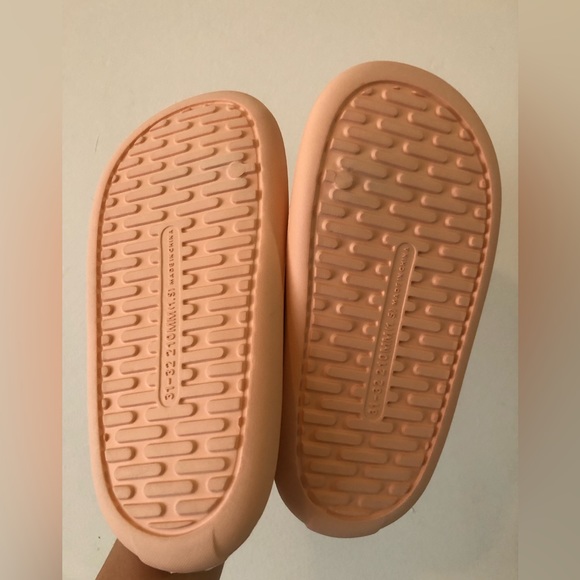 Cushion slides in mint condition - Picture 4 of 5